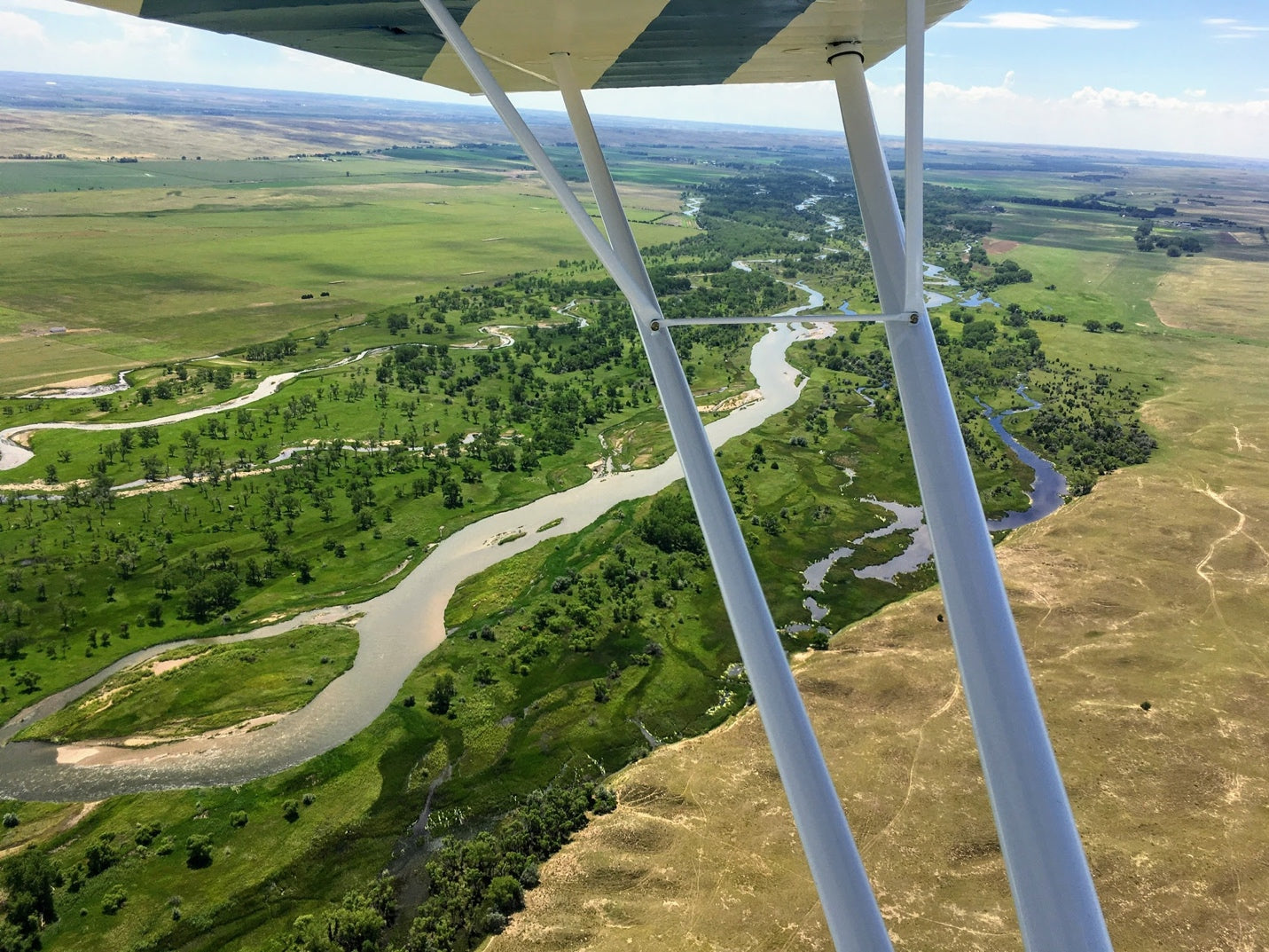 FOLLOWING THE OREGON AND CALIFORNIA TRAILS