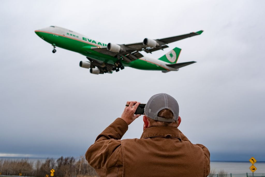 Do We Like Airplanes or Other Pilots?