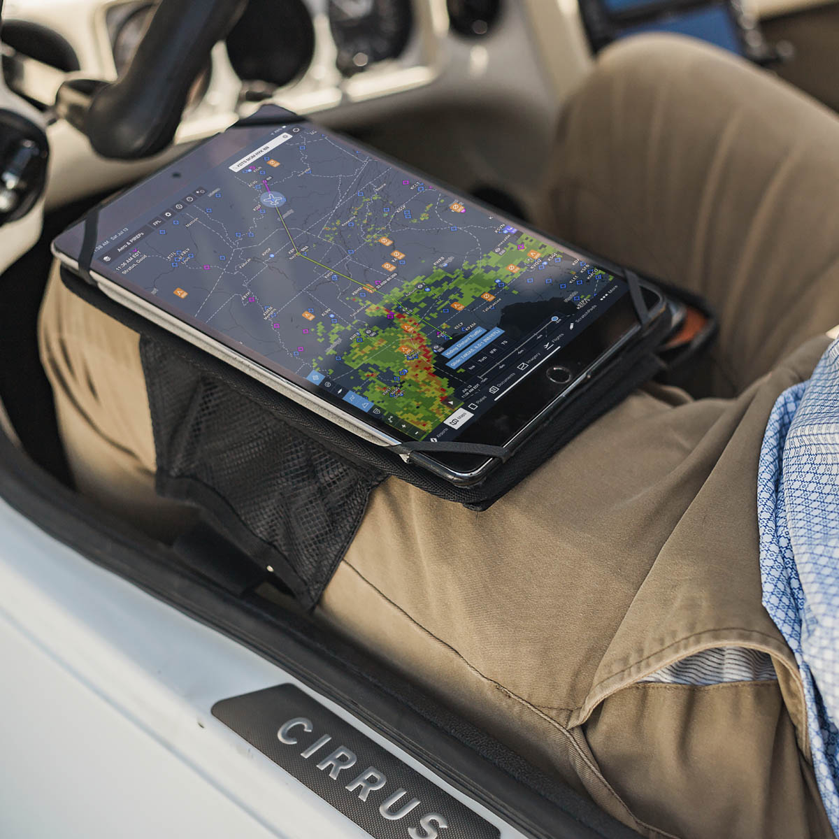 flight_outfitters_ideck_kneeboard_scene