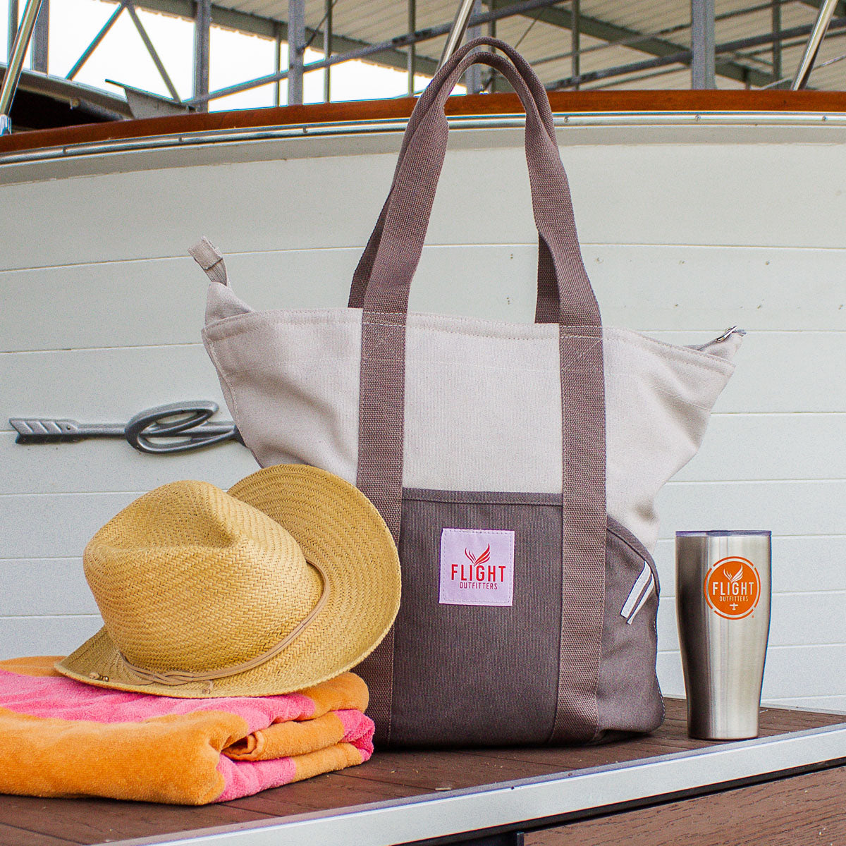 sandbar_tote_grey_scene